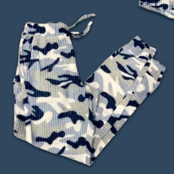 NWT Born Sleepwear Blue Camouflage Long Sleeve Top & Lounge Pants - Picture 9 of 12